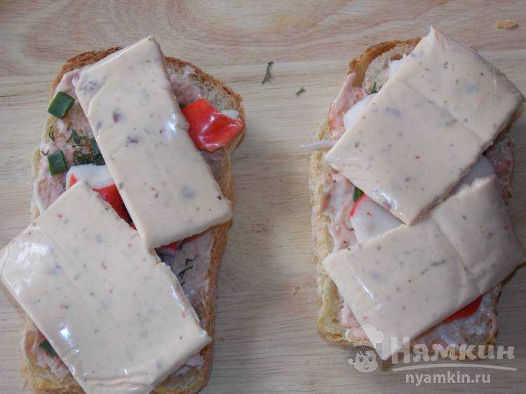 Горячие бутерброды с крабовыми палочками и сыром рецепт с фото пошагово и видео - 1000.menu