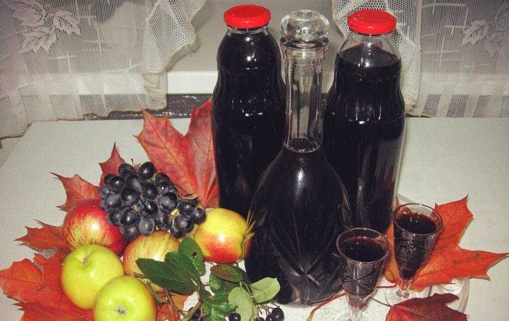 Настойка на черноплодной рябине на самогоне, водке или спирту