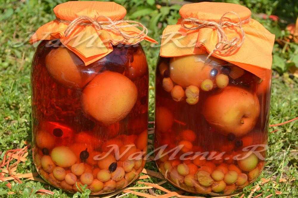 Компот из винограда и яблок на зиму: популярные рецепты