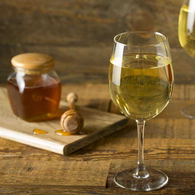 Изготовление вина из яблок в домашних условиях: с дрожжами и без, сухое, с медом, с черноплодкой