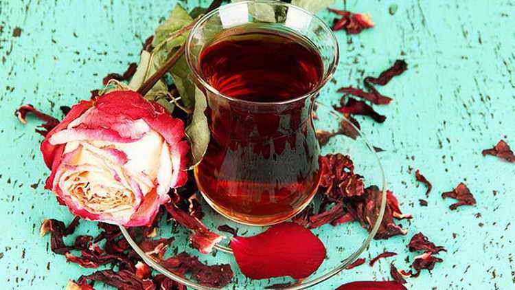 Чай из лепестков роз: польза, применение, как приготовить