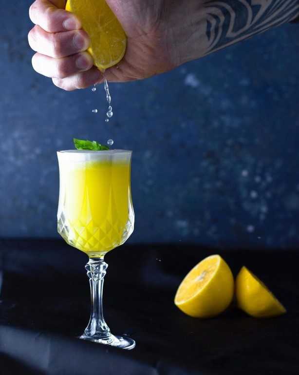 Несколько рецептов алкогольных коктейлей с апельсиновым соком