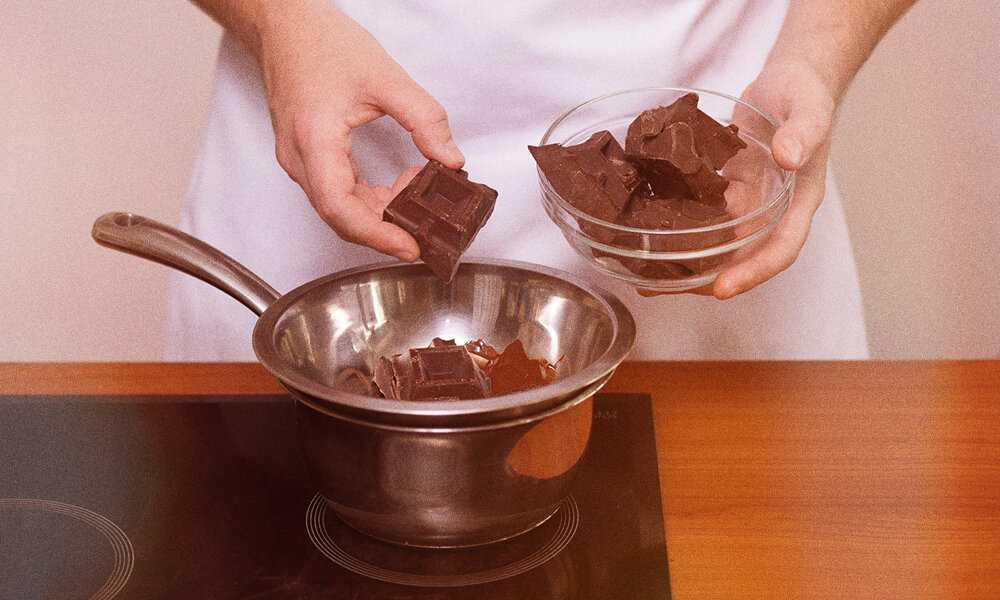 Как растопить шоколад на водяной бане