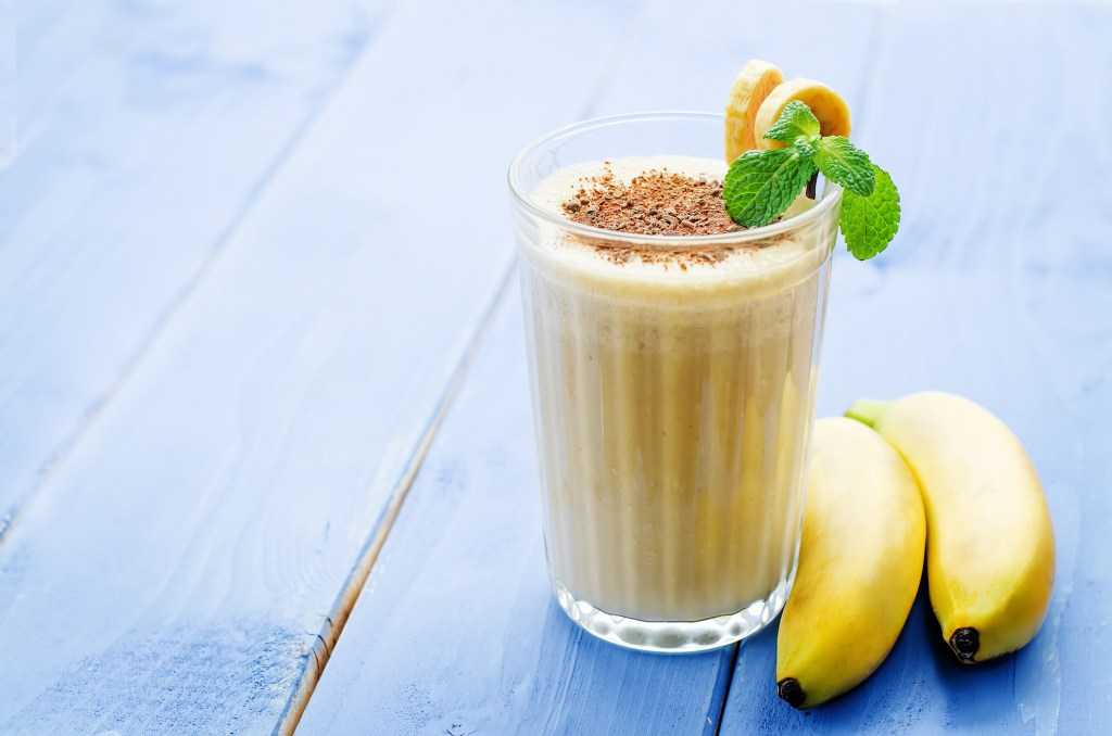 Банановый коктейль в блендере — пошаговый рецепт с фото