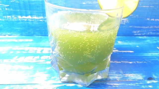 Клубничный лимонад - пошаговый рецепт приготовления с фото