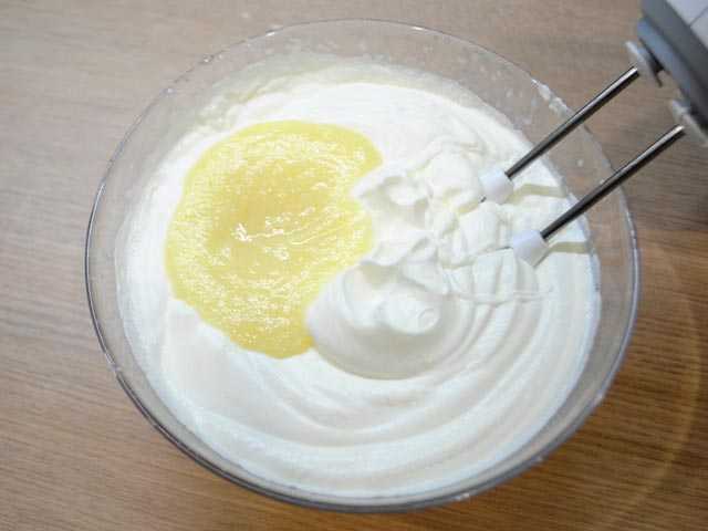 Как сделать домашнее мороженое из молока по простым рецептам