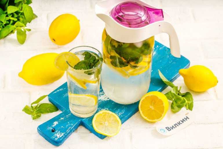 Компот из лимонов: способы приготовления освежающего напитка – как сварить лимонный компот в кастрюле и заготовить его на зиму